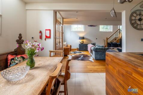 Kitchen Dining Area