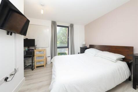 Reve Apartments