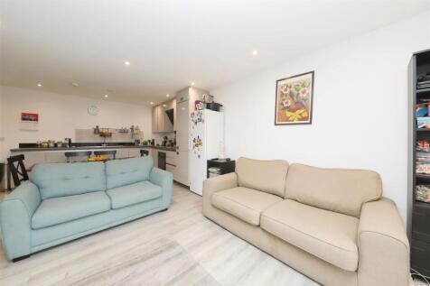 Reve Apartments