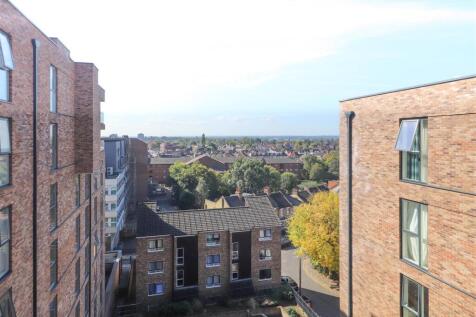 Echo Court