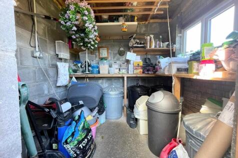 IMG-20250401-WA00...