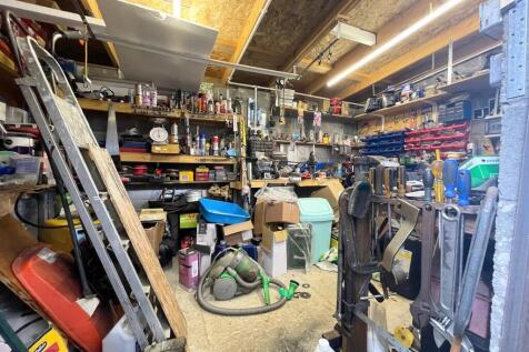 IMG-20250401-WA00...