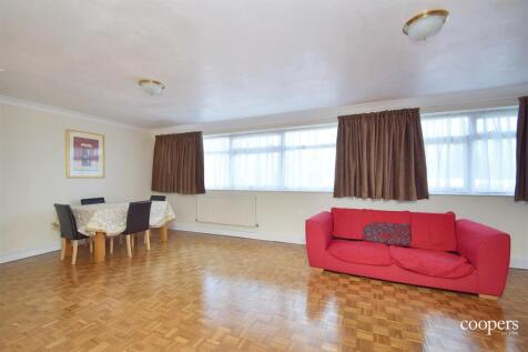 Living/Dining Area