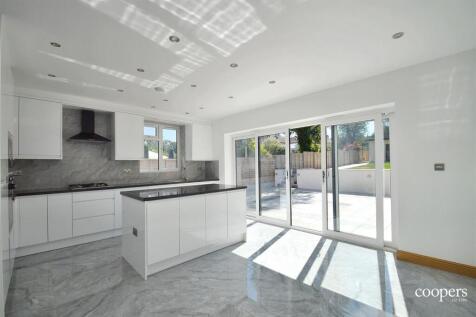 Kitchen/Dining Area