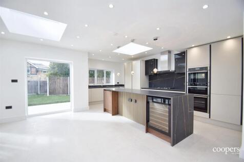Kitchen/Dinning Area