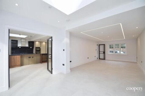 Reception/Kitchen