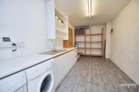 Garage/Utility