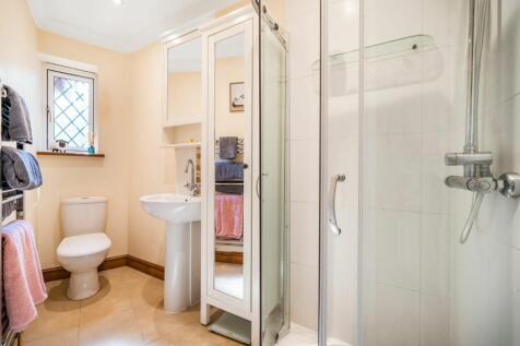 Bedroom 1 Ensuite