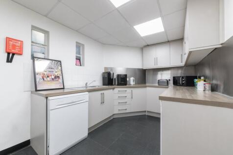 KITCHEN 1.jpg