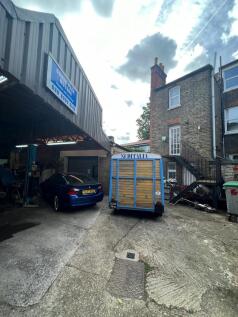 Garage 2.jpg