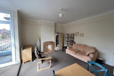 Living room 2.jpg