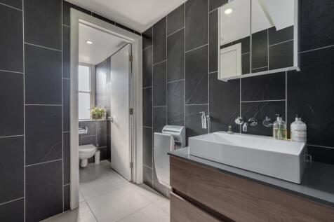 TOILET 1.jpg
