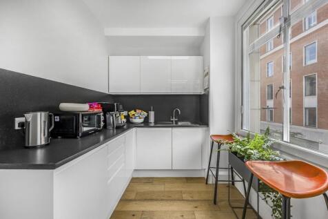 pantry 2.jpg