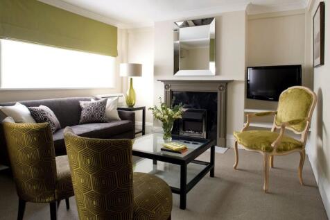 Apartment_8_sitting_room.jpeg