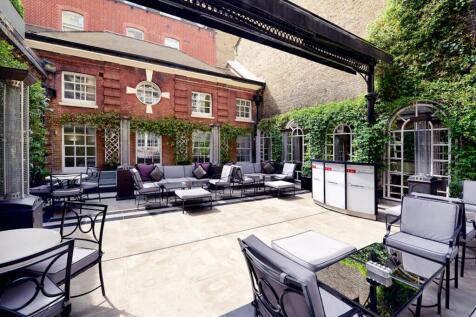 courtyard 1.jpg