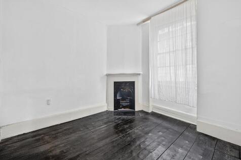 bedroom 4.jpg