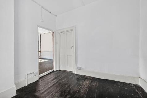 bedroom 5.jpg