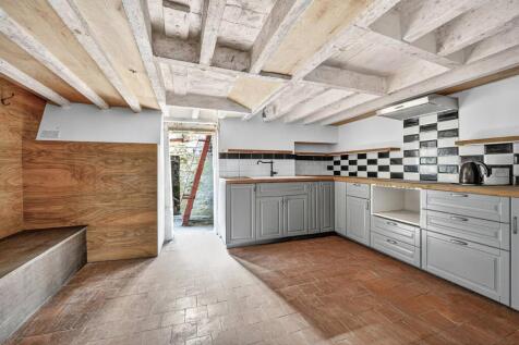 kitchen 1.jpg
