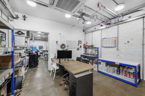 OFFICE 8.jpg