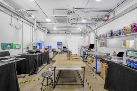 OFFICE 10.jpg