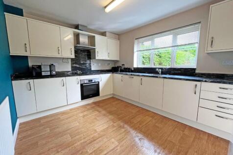 Kitchen 1.jpg