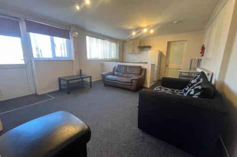 Lounge1.jpg