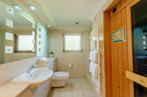 Woodland Lodge  Large4.jpg