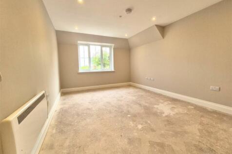 Open Plan Living Area / Kitchen