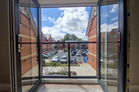 Open Plan Living Area / Kitchen