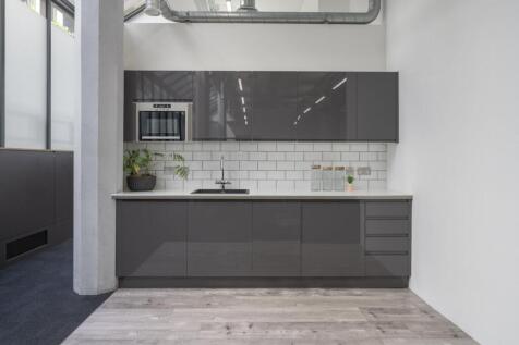 MC40712857LR.jpg