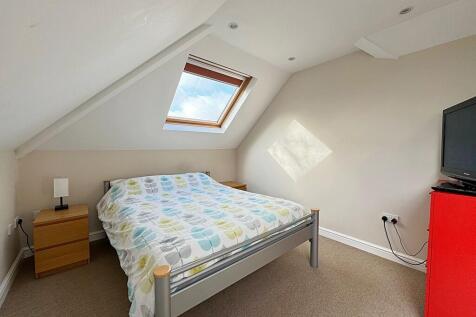 Master Bedroom Ar...