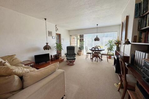 Lounge and Front ...