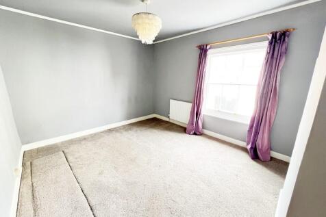 Main Bedroom (2)