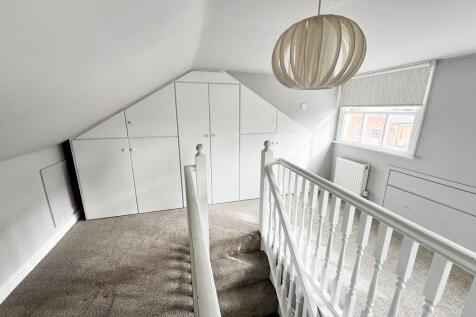 Bedroom Two (4)