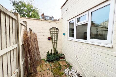 Courtyard Garden