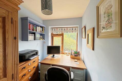 Bedroom Five - Ho...