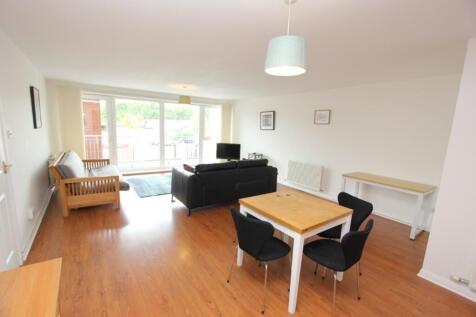 Lounge/Dining are...
