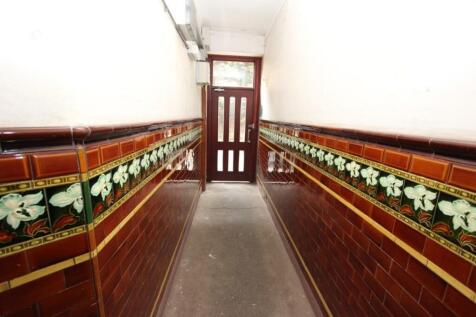Communal Close En...