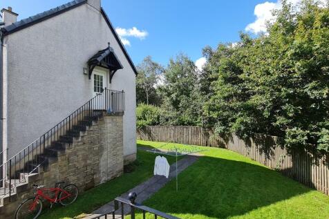 Rear garden acces...