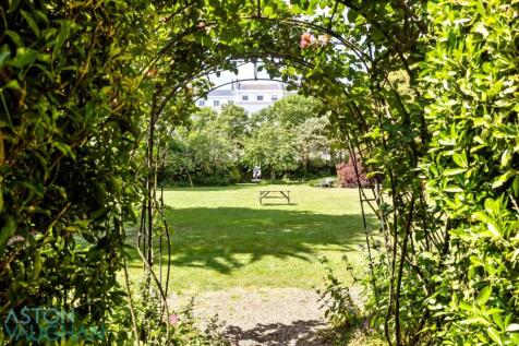 Sussex Square -003.JPG
