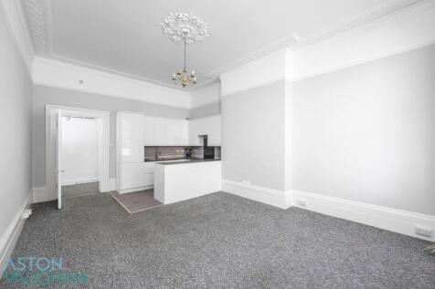 St Aubyns , Flat 1-011.JPG