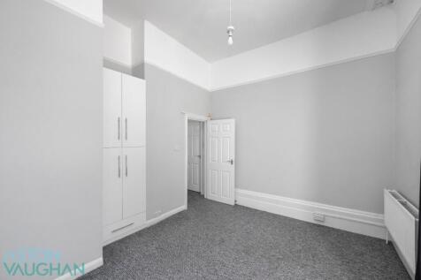St Aubyns , Flat 1-005.JPG