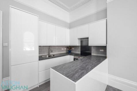 St Aubyns , Flat 1-008.JPG