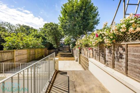 St Aubyns , Flat 1-019.JPG