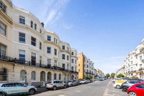St Aubyns , Flat 1-022-1.JPG