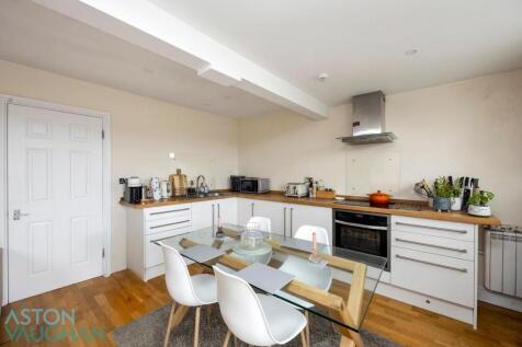 Top Floor Flat, Vernon Terrace -005.JPG