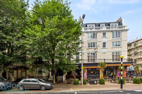 Gloucester Place , Flat 2-015(1).JPG