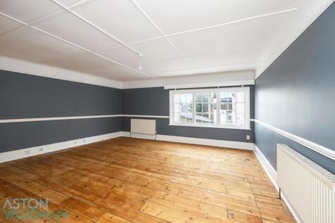 Gloucester Place , Flat 2-001.JPG