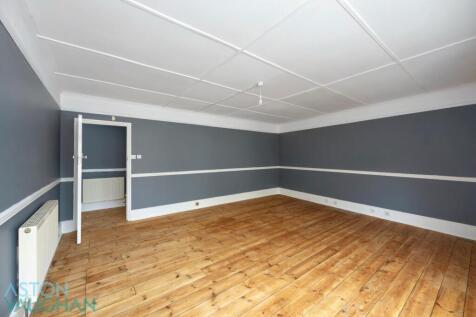 Gloucester Place , Flat 2-002.JPG