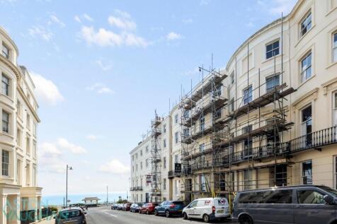 Eaton Place , Basement Flat-010-1.JPG